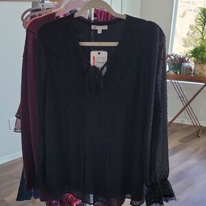 DR2 Black Womens Longe Sleeve Blouse Nwt.